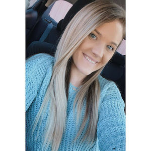 Meet your Posher, Alexis